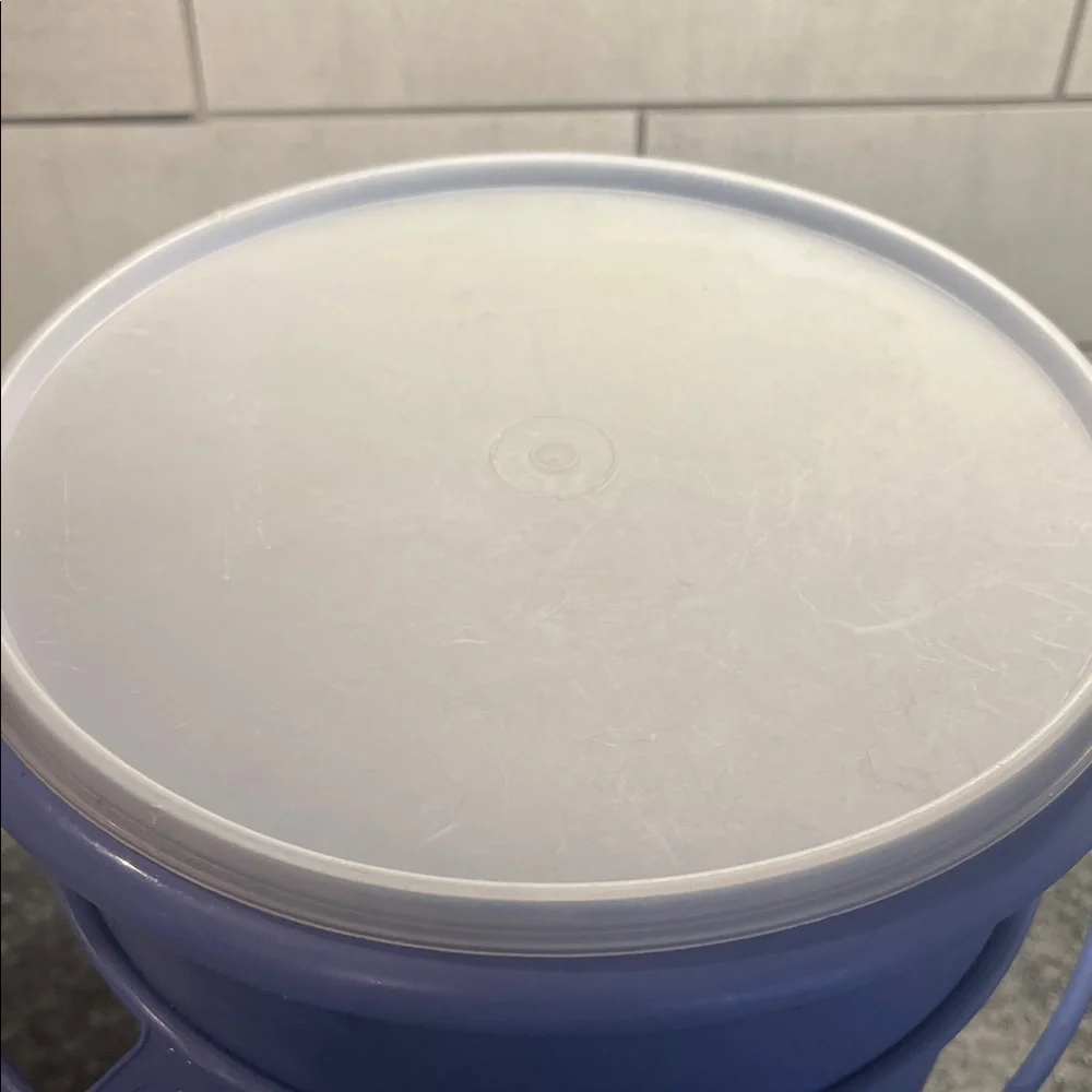 RARE Periwinkle Blue Plastic Bucket with Lid by Tupperware. Handle too!!